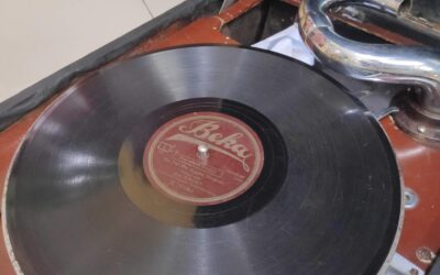 WAR-WIR (Puisi bebas berdasarkan potongan lagu Miss Riboet, 1930-an)